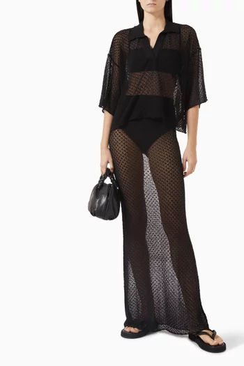 بلوزة رايلي بياقة من قماش مغاير نسيج كروشيه