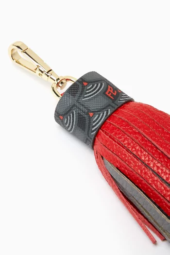 سلسلة مفاتيح بتصميم شرّابات قنب بنقشة حراشف الأفعى وجلد