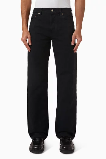 بنطال جينز بساق مستقيمة ونقشة أحرف الماركة دينم