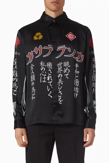 قميص بطبعة شعار الماركة حرير ستان