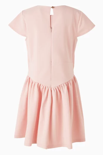 فستان بقصة واسعة بعقدة