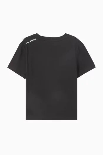 تي شيرت بشعار الماركة قطن