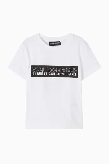 تي شيرت بشعار الماركة قطن