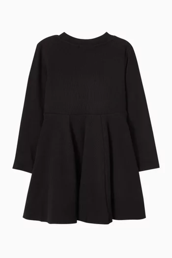 فستان سكيتر بشعار الماركة قطن