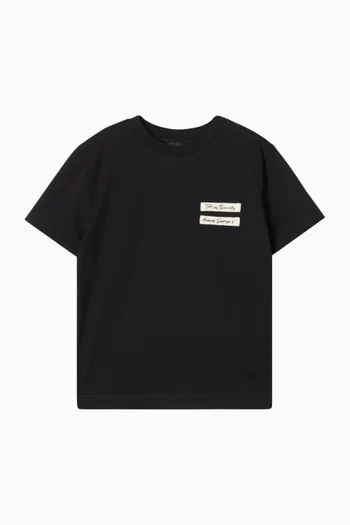 تي شيرت برقعة بشعار الماركة قطن