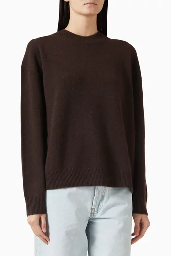 سترة لي منسوجة بفتحة رقبة مستديرة