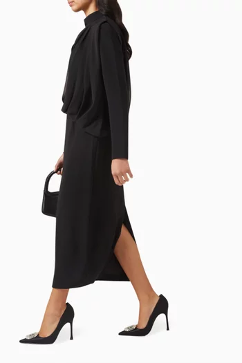 فستان متوسط الطول بفتحات