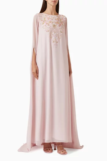 فستان بكاب وتطريزات زهور