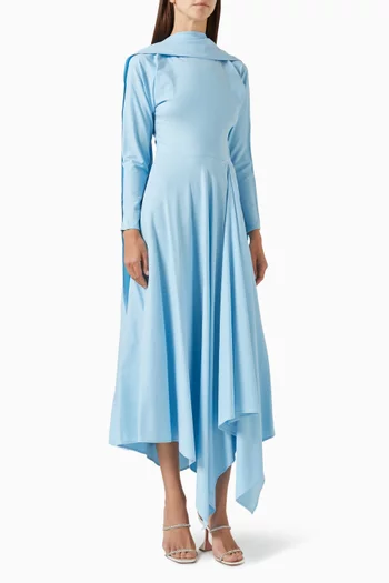 فستان إيرينا بشال وحافة غير متماثلة