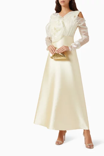 فستان مزين بزهور بارزة ستان