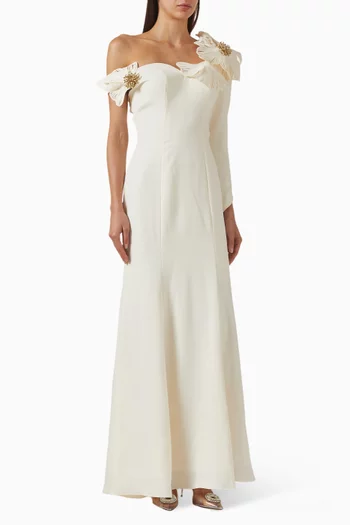 فستان مزين بزهور بارزة