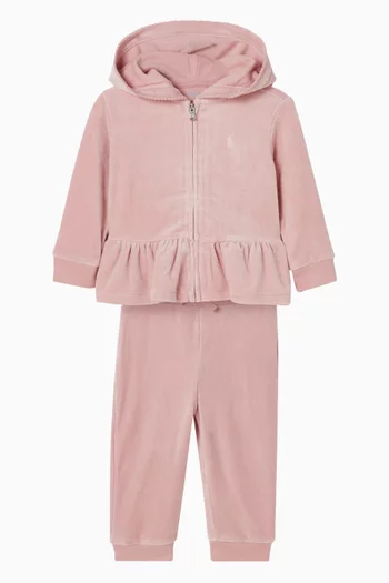 طقم كنزة بغطاء رأس وبنطال رياضي بكشكش 