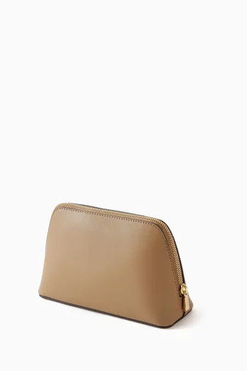 Medium Jet Set Travel Pouch in Leather