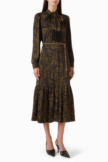 فستان بأربطة على الرقبة ونقشة بيزلي ستان