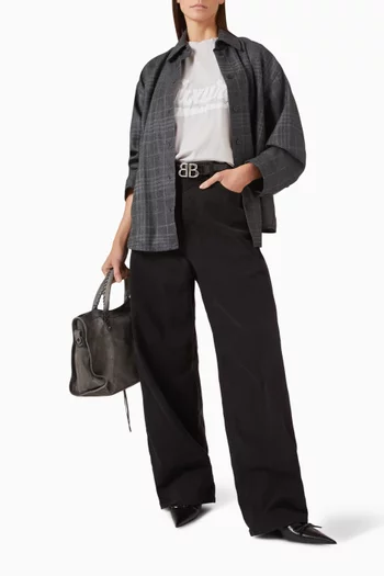 تي شيرت متوسط الطول بطبعة شعار Luxury‏ جيرسيه