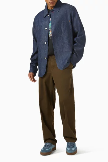 جاكيت مستوحى من أزياء العمال دينم