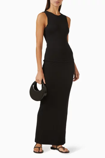 بلوزة بلا أكمام وفتحة رقبة مستديرة