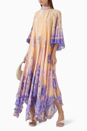 فستان طويل بنقشة زهور وتطريز