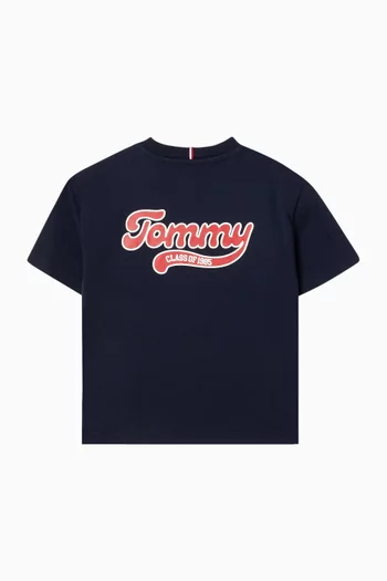 تي شيرت بطبعة شعار الماركة جامعي قطن