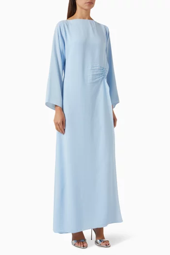 فستان طويل مطرز بالخرز