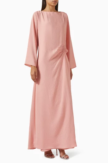 فستان طويل مطرز بالخرز