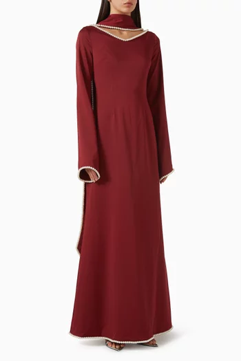 فستان طويل بفتحة رقبة بوشاح