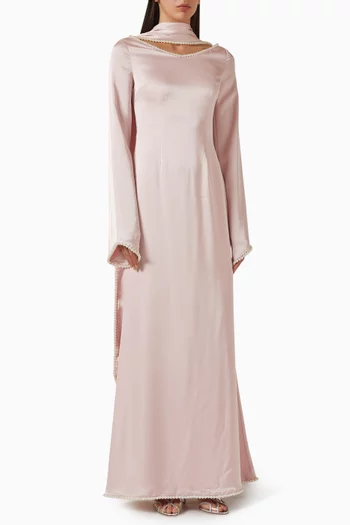 فستان طويل بفتحة رقبة بوشاح