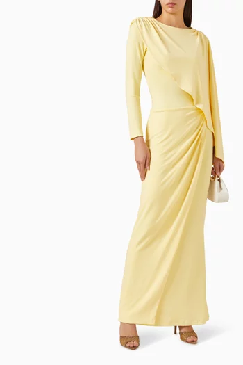 فستان طويل بتصميم كاب