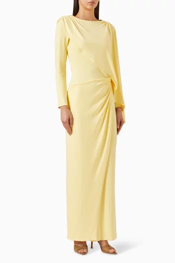 فستان طويل بتصميم كاب