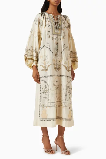 قفطان برباط تضييق وتطريزات