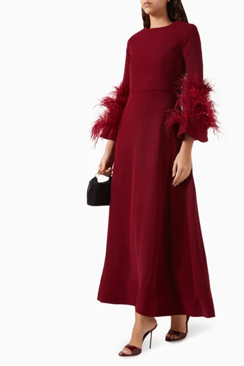 فستان رايا طويل مزين بالريش كريب