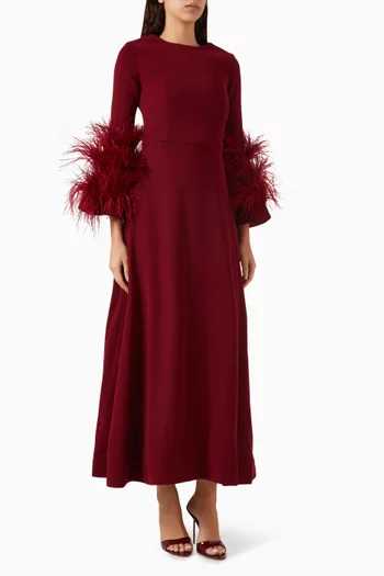 فستان رايا طويل مزين بالريش كريب