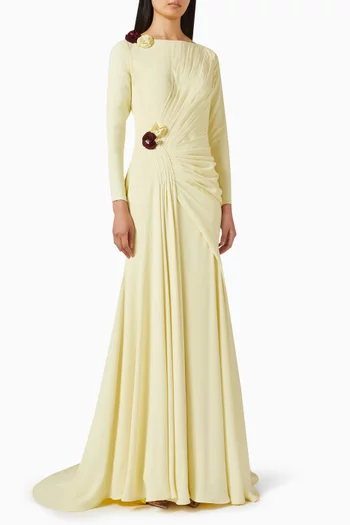 فستان سهرة دالا مزين بدرابيه وزهور كريب