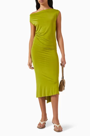 بلوزة بأكتاف مكشوفة ودرابيه جيرسيه