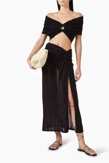 بلوزة سولارو بأكتاف مكشوفة