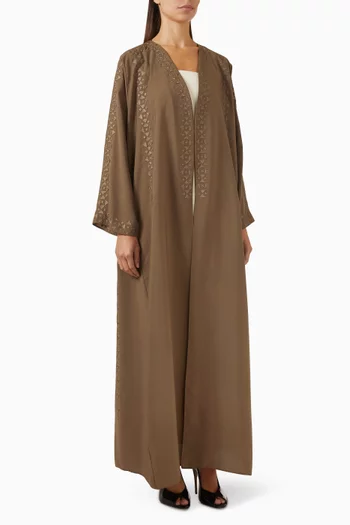 عباية مطرزة