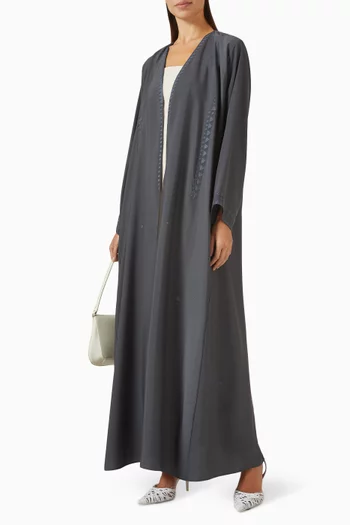 عباية مطرزة