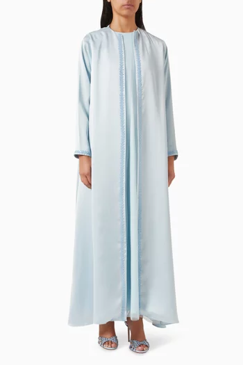 عباية مزينة بتطريزات