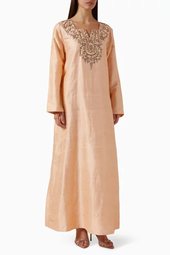 قفطان مطرز بالخرز