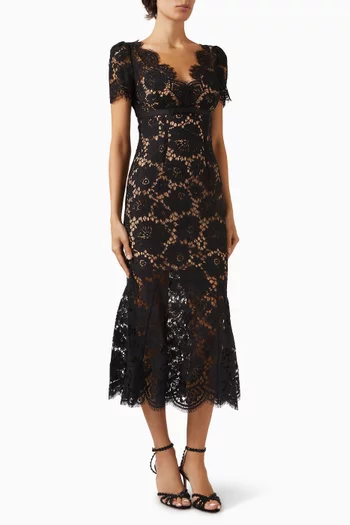 فستان متوسط الطول بتطريزات زهور دانتيل