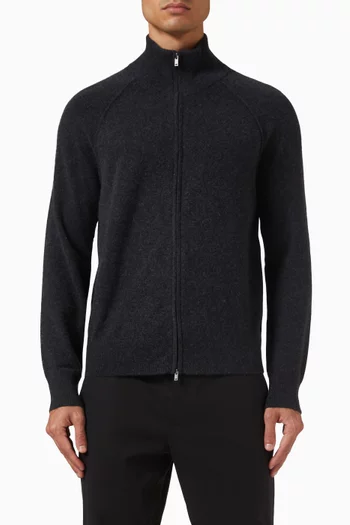 جاكيت بياقة عالية وسحّاب صوف