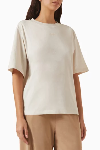 تي شيرت بشعار الماركة قطن