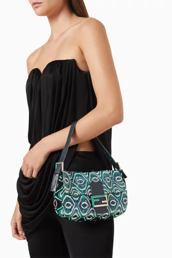 حقيبة مستطيلة مزينة بالخرز من الألفينيات