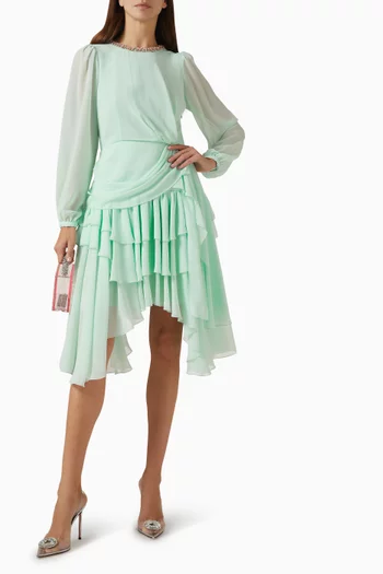 فستان متوسط الطول بتنورة كشكش