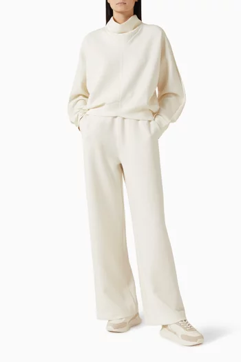 سويت شيرت بياقة عالية