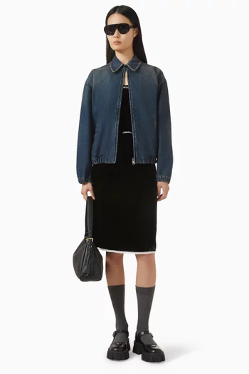 تنورة بقصة مستقيمة مخمل