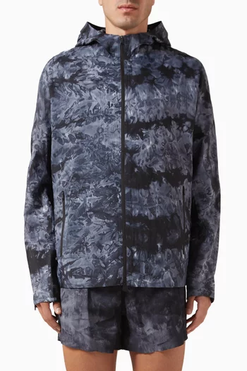 جاكيت للجري مزين بنقشة