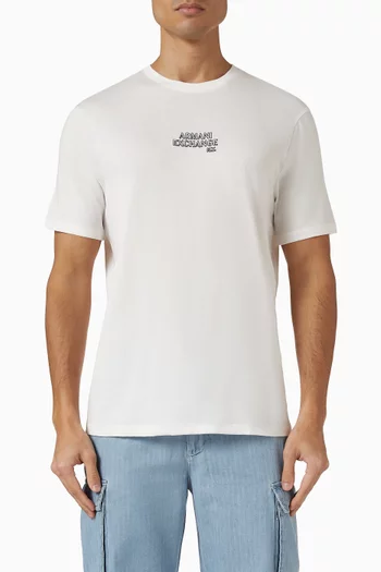 تي شيرت مزين بشعار الماركة قطن