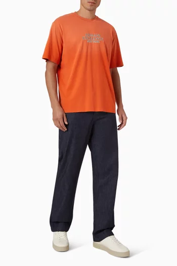 تي شيرت مزين بشعار الماركة قطن