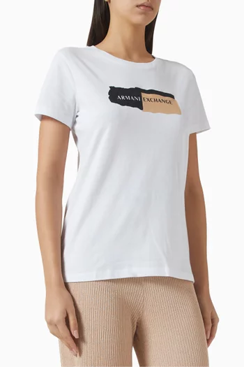 تي شيرت بشعار AX